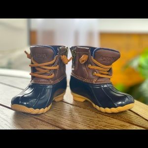 Toddler size 7 Sperry Duck Boots